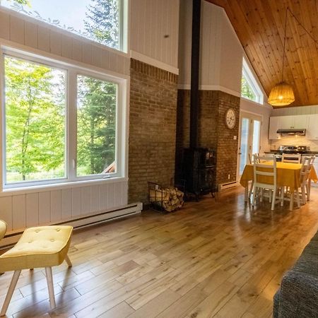 Les Chalets Tourisma - Chalet Dans Les Bois Avec Lac Prive - Le Colibri Saint-Raymond Bagian luar foto
