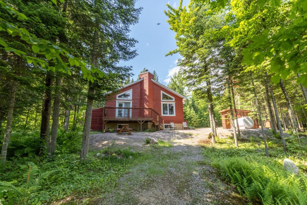 Les Chalets Tourisma - Chalet Dans Les Bois Avec Lac Prive - Le Colibri Saint-Raymond Bagian luar foto