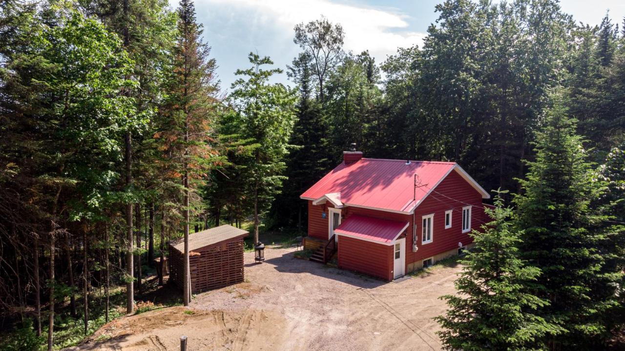 Les Chalets Tourisma - Chalet Dans Les Bois Avec Lac Prive - Le Colibri Saint-Raymond Bagian luar foto